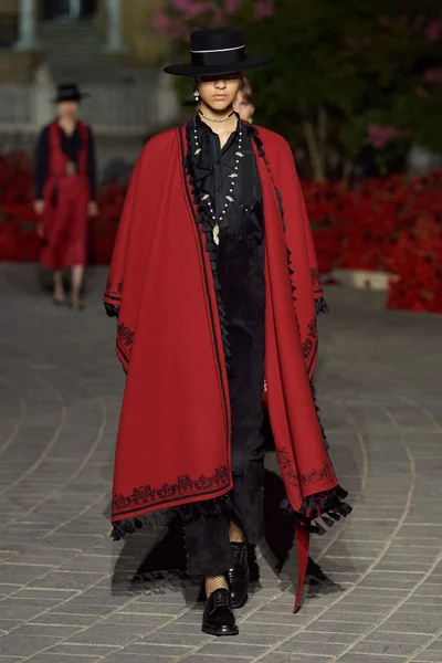 Look 30